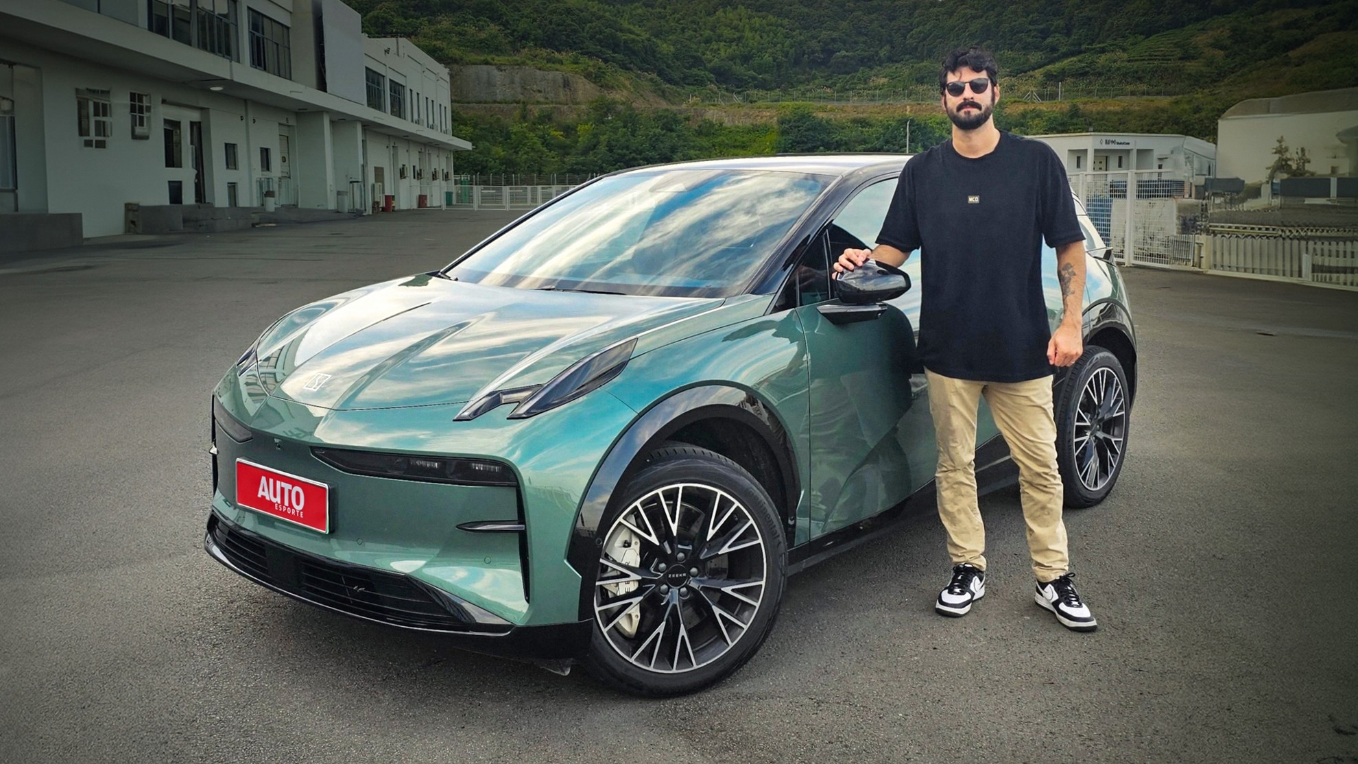 Vídeo: Zeekr X e 001 têm força para brigar com carros de luxo no Brasil?