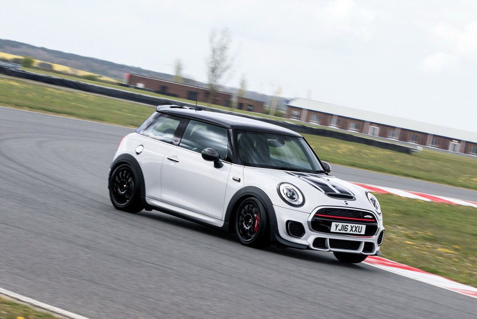 MINI John Cooper Works Challenge