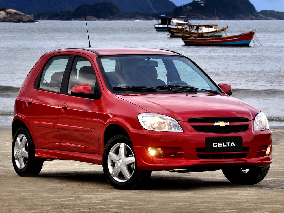 Chevrolet Celta estreou padrão de nomenclaturas atual em 2012 — Foto: Divulgação