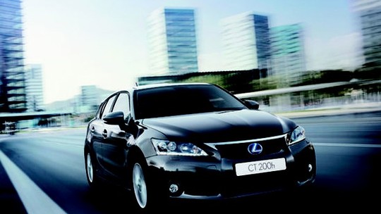 Lexus reajusta tabela de preços