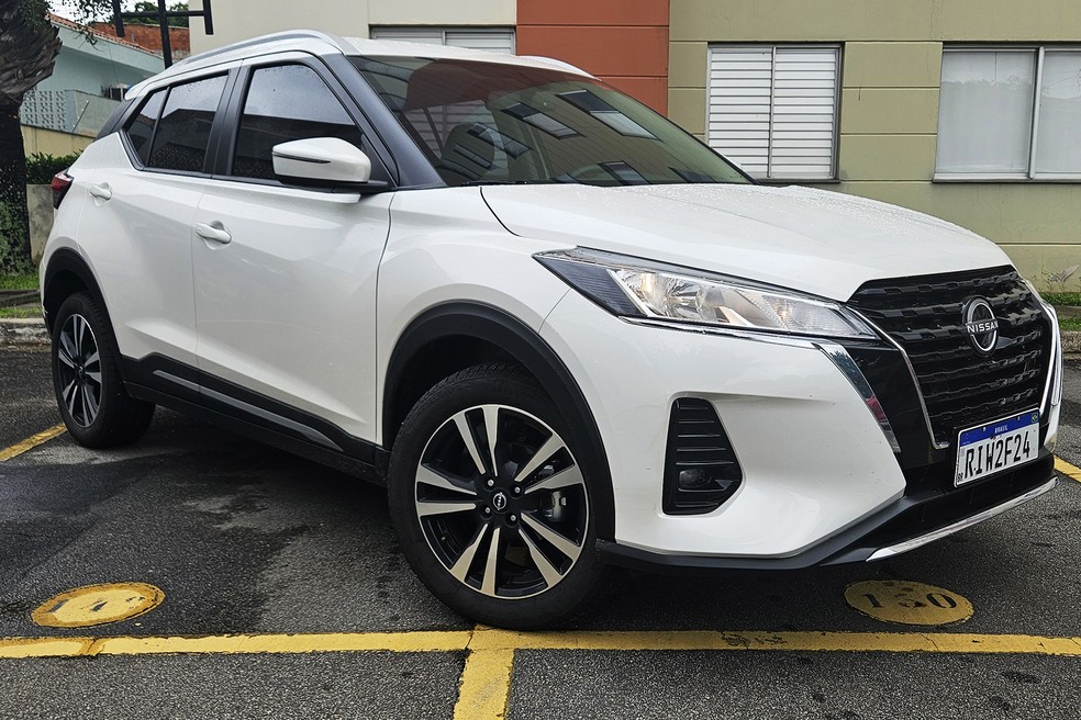 O Nissan Kicks Advance possui faróis de LED.  — Foto: Leonardo Felix/Auto News Brasil