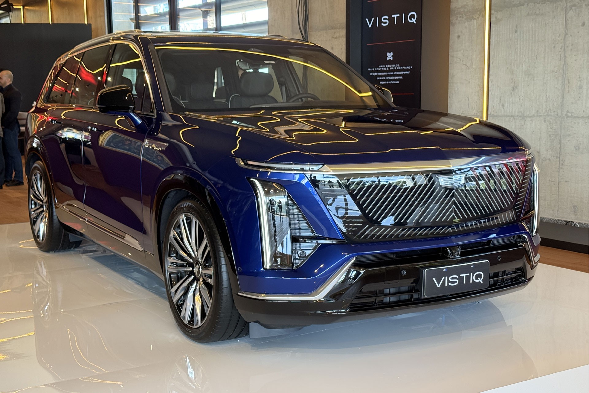 Cadillac Vistiq: preço, equipamentos, desempenho e autonomia