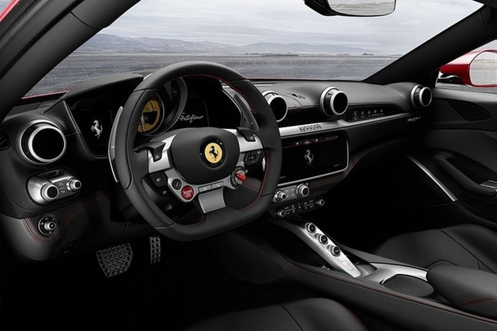 Cabine tem acabamento primoroso, com muito metal fosco (Foto: Divulgação) — Foto: Auto Esporte