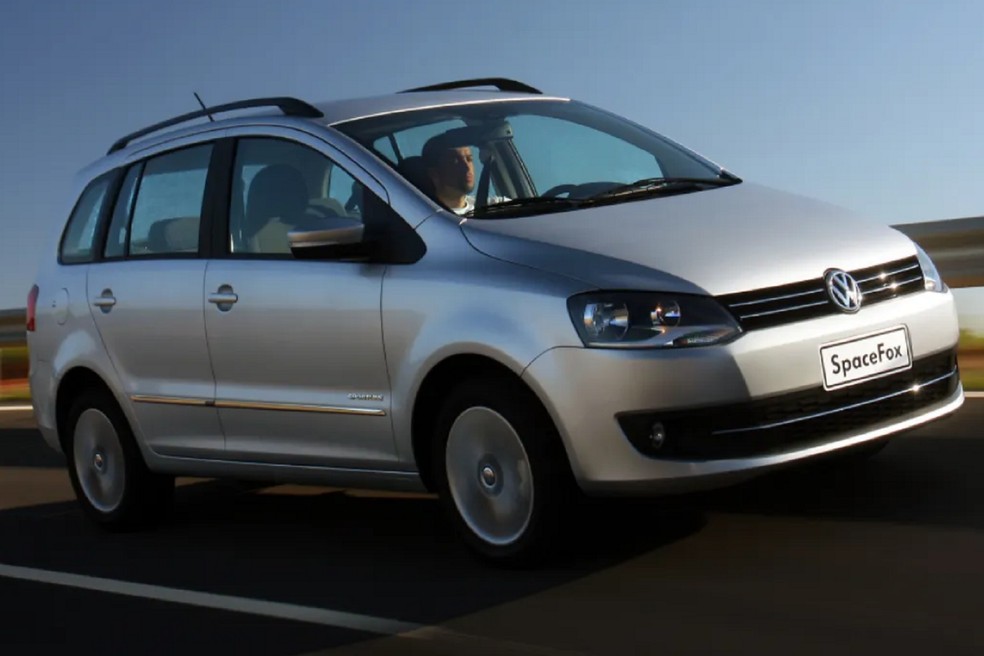 O Volkswagen Spacefox é vendido no Mercado Livre a partir de R$ 32.900 — Foto: Divulgação/Volkswagen