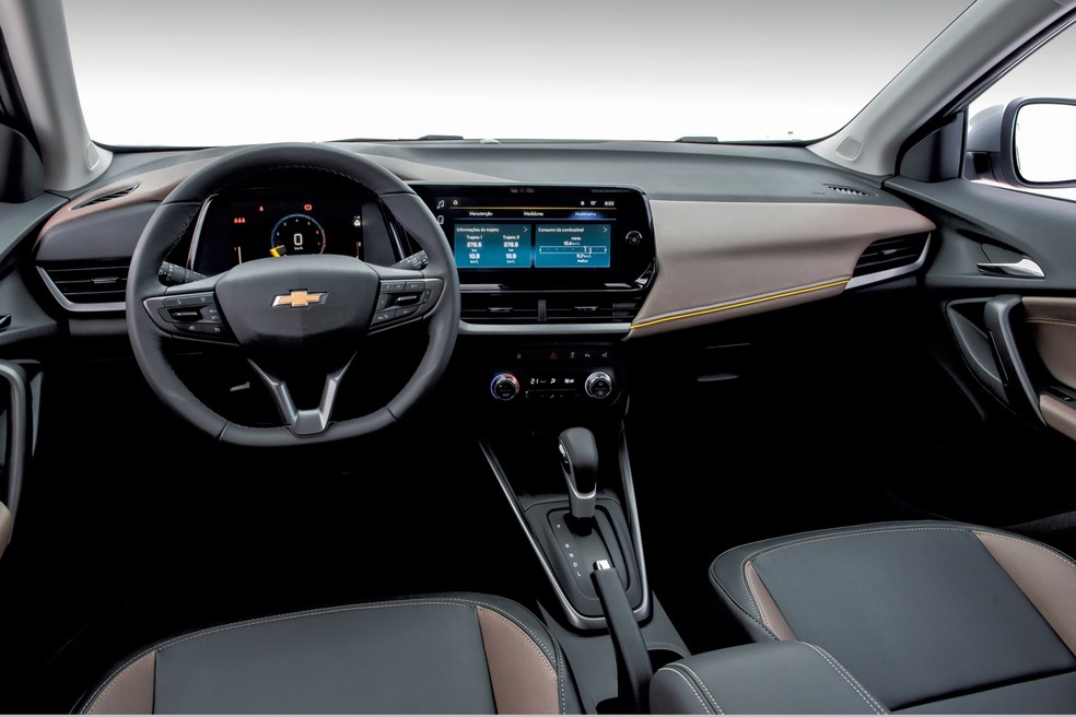 Chevrolet Tracker Premier 2026 tem interior com mesclas de cores  — Foto: Divulgação