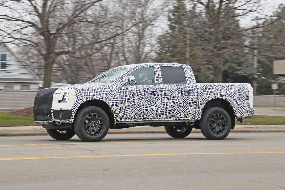 Ford Ranger terá novas proporções e uma dianteira mais longa — Foto: Automedia