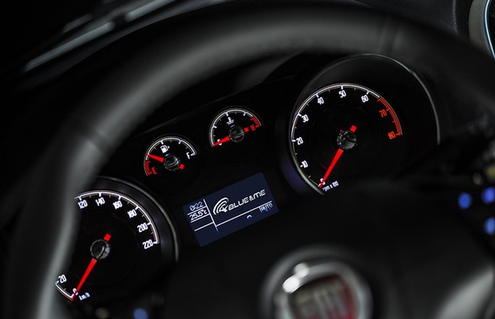 Fiat Linea 2015 (Foto: Divulgação) — Foto: Auto Esporte