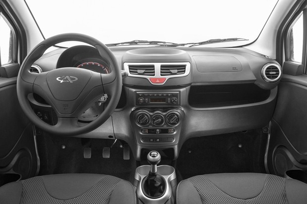 Simples, cabine do Chery QQ tinha bom nível de acabamento, sem rebarbas flagrantes (Foto: Fabio Aro/Auto News Brasil) — Foto: Auto Esporte