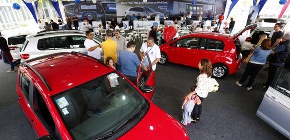 Apesar da chuva que caiu, os estandes montadora para o evento Qual Comprar noshopping Uptown no Rio de Janeiro focaram movimentados (Foto: Marcelo de Jesus) — Foto: Auto Esporte