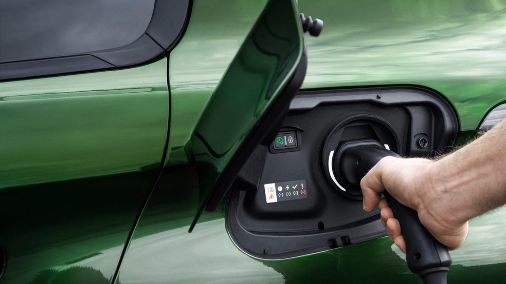 308 terá duas versões híbridas plug-in, uma de 180 cv e outra de 225 cv — Foto: Divulgação