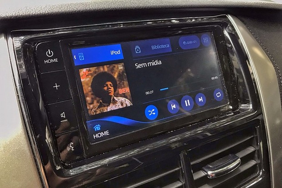 Central multimídia de série conta com funções básicas demais (Foto: Diogo de Oliveira/Auto News Brasil) — Foto: Auto Esporte