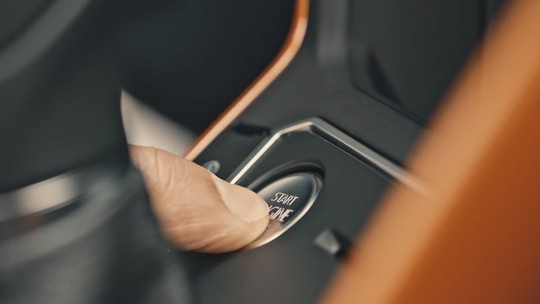 Vídeo revela Novo Volkswagen Polo com partida por botão e teto solar