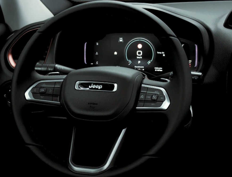 Volante e quadro de instrumentos digital do Jeep Renegade 2023 — Foto: Divulgação
