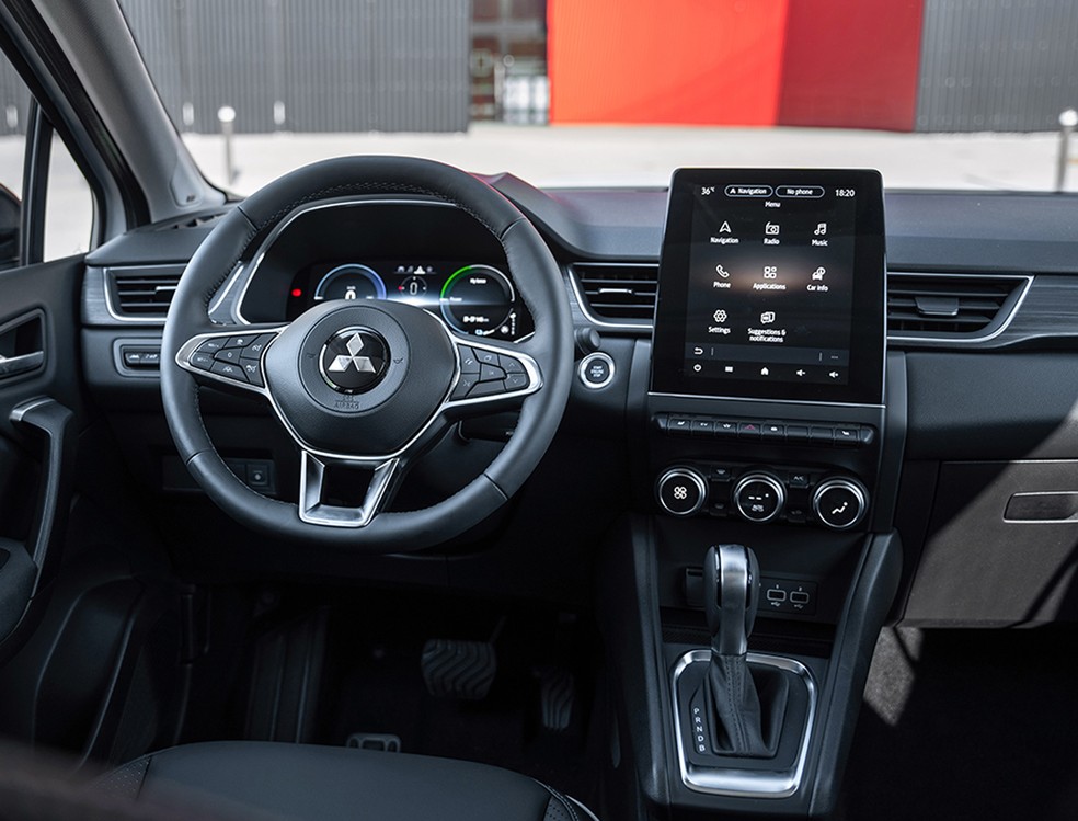 O Mitsubishi ASX também tem a cabine idêntica ao do Captur — Foto: Divulgação
