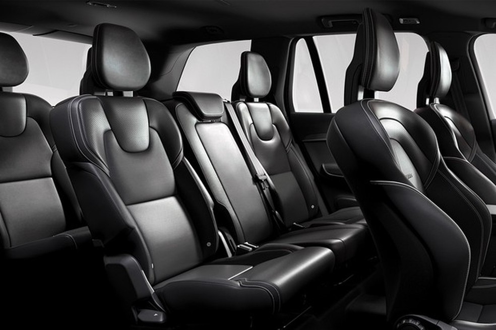O XC90 é um dos poucos SUVs a oferecer dignidade para adultos na terceira fileira (Foto: Divulgação) — Foto: Auto Esporte