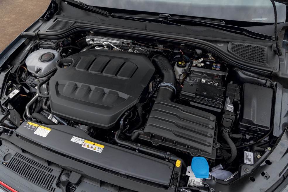 Volkswagen Golf GTI é equipado com motor 2.0 turbo; no Brasil irá de 0 a 100 km/h em 6,1 segundos — Foto: Renato Durães/Auto News Brasil