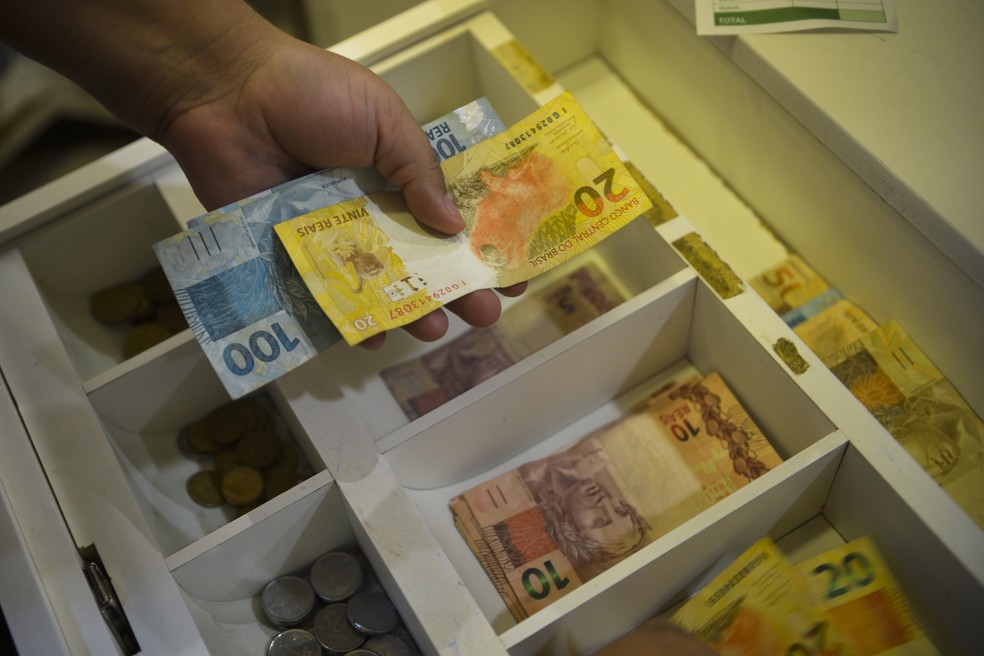Valor da multa por atraso do IPVA varia de acordo com o estado — Foto: Marcello Casal Jr/Agência Brasil