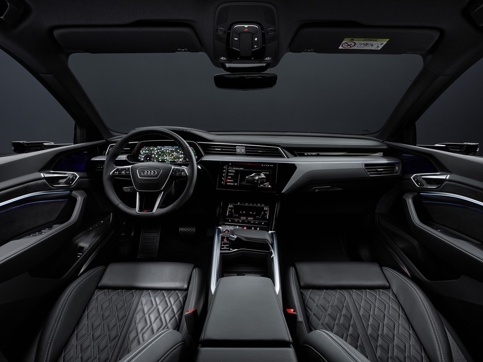Audi Q8 e-tron traz agora sistema que estaciona remotamente o veículo — Foto: Divulgação