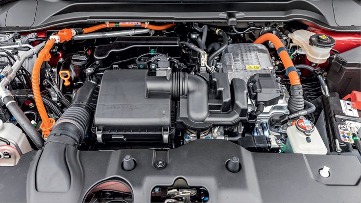 Honda HR-V - O sistema híbrido é igual ao do Fit, um carro  menor e mais leve (mais potente, mas o torque é o mesmo). Por isso, o desempenho é apenas razoável e o barulho do motor invade a cabine