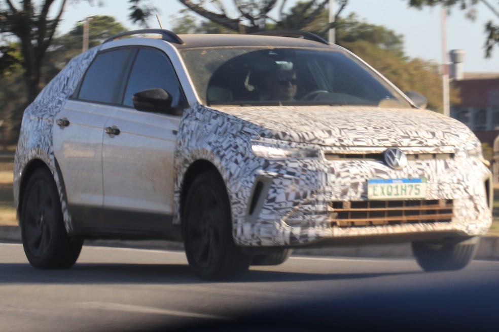 Flagra Volkswagen Nivus 2025 dianteira — Foto: Diogo Dias/Auto News Brasil