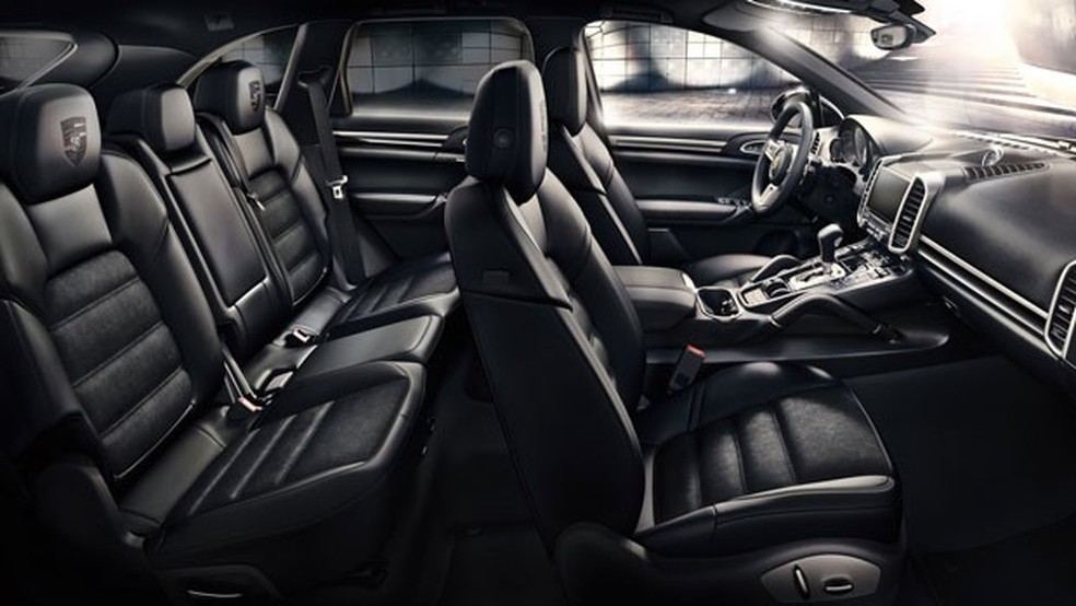  Porsche  Cayenne Platinum Edition interior (Foto: Divulgação) — Foto: Auto Esporte