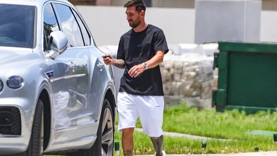 Messi dirige SUV de luxo nos EUA que chega a 290 km/h e vale mais de R$ 2 milhões no Brasil