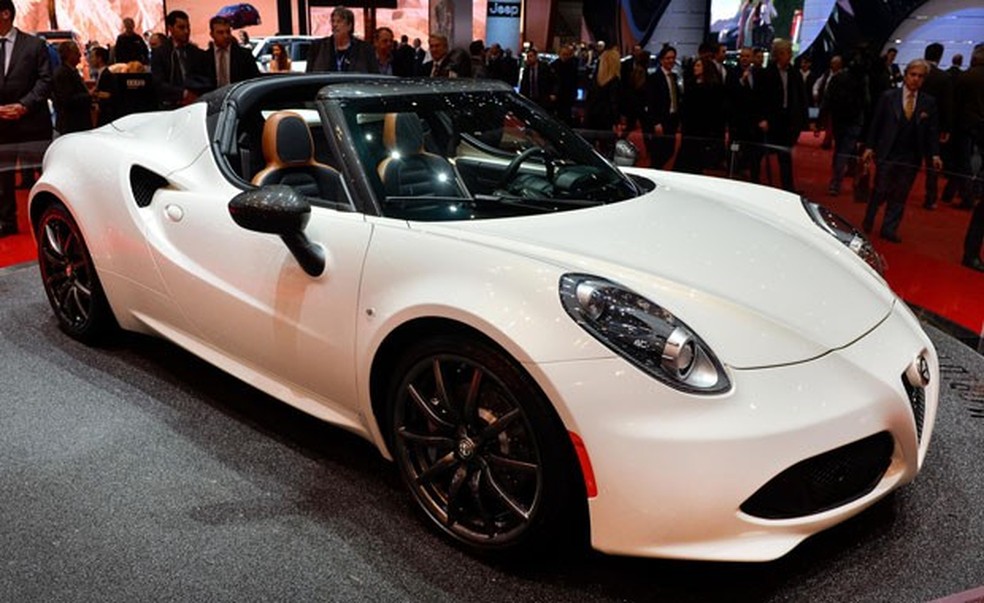 Alfa Romeo 4C Spider (Foto: Newspress) — Foto: Auto Esporte