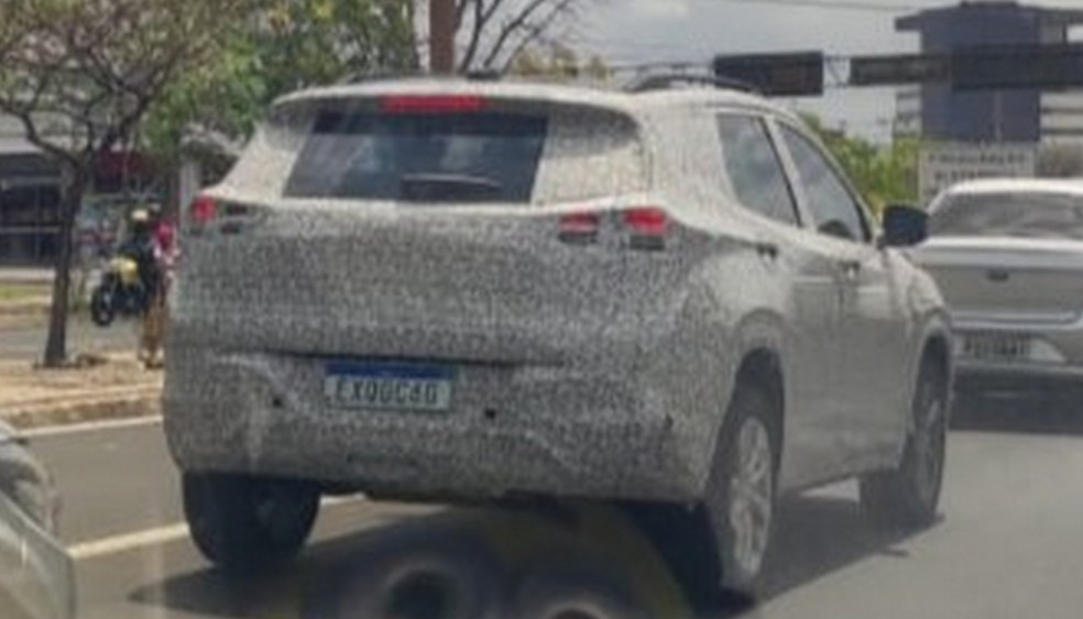 Traseira do novo Chevrolet Tracker não deve ter mudanças tão profundas — Foto: Airton Lima