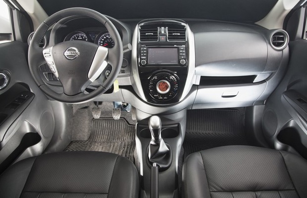 Nissan Versa Unique (Foto: Fabio Aro) — Foto: Auto Esporte