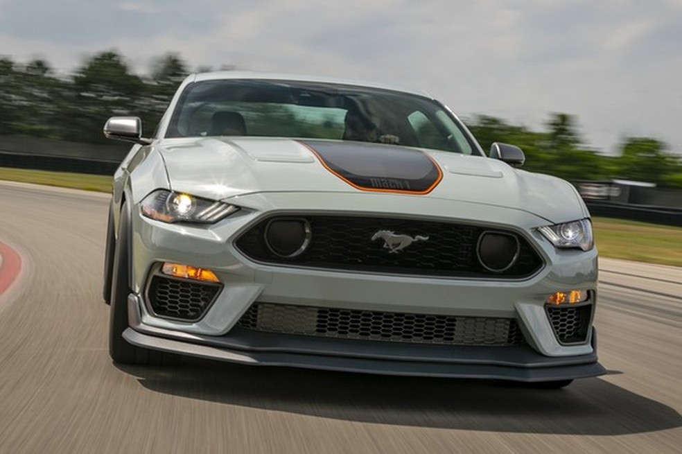 Grade do radiador exclusiva faz alusão ao modelo do século passado (Foto: Divulgação) — Foto: Auto Esporte