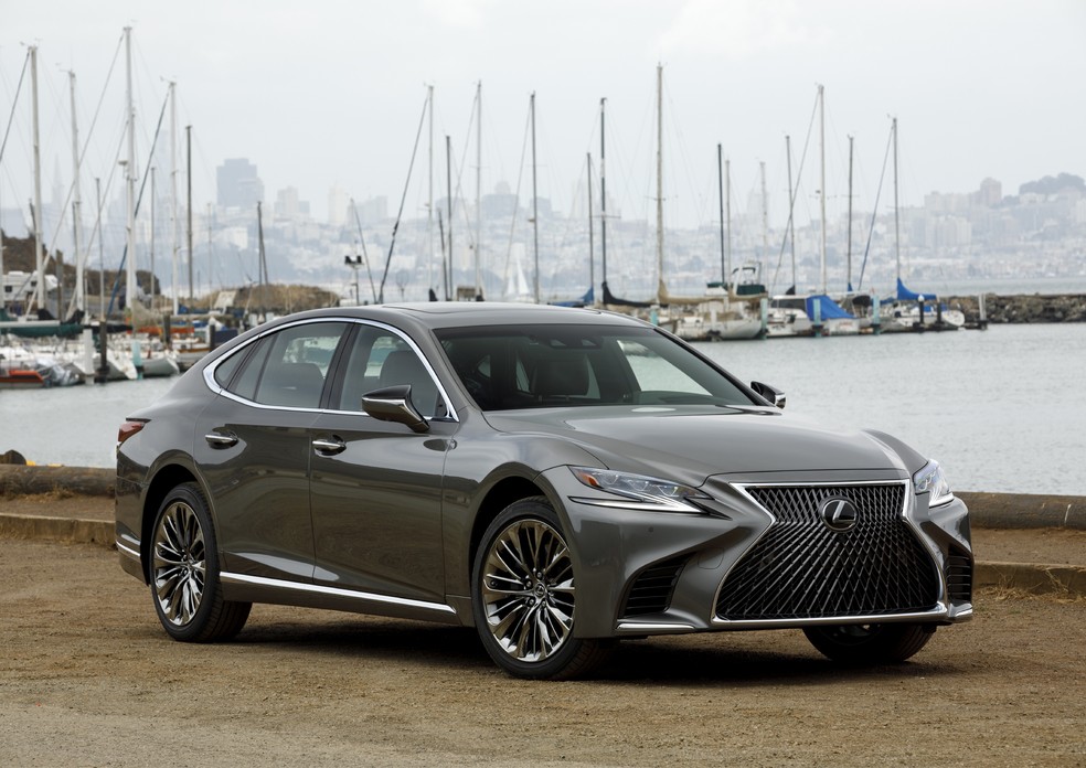 Lexus LS 2018 — Foto: Divulgação