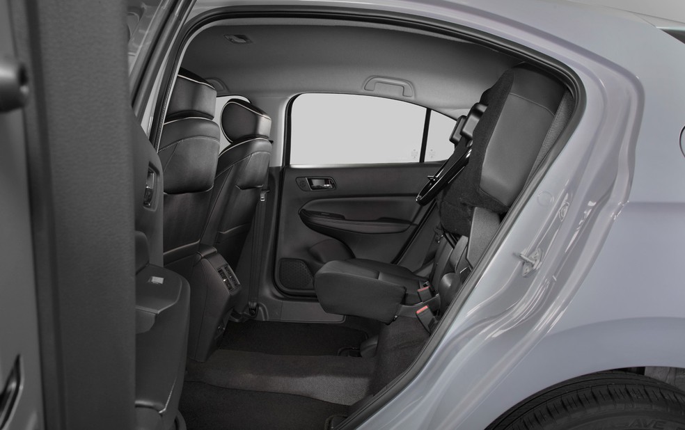 Honda City hatch traz o sistema Magic Seat e tem bom espaço interno — Foto: Divulgação