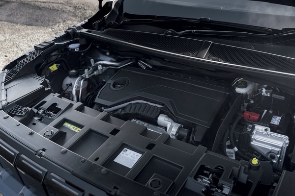 Novo Jeep Compass nacional chega em 2028 híbrido e com visual atualizado