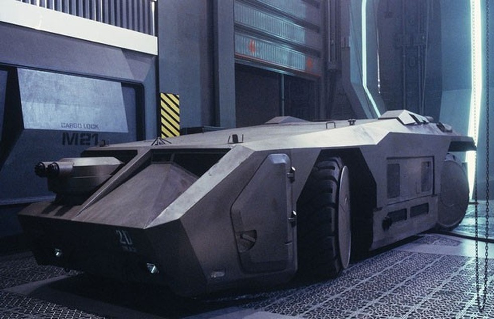 M577 foi o tanque futurista de Aliens (1986), criado sobre um rebocador de aeroporto (Foto: Divulgação) — Foto: Auto Esporte