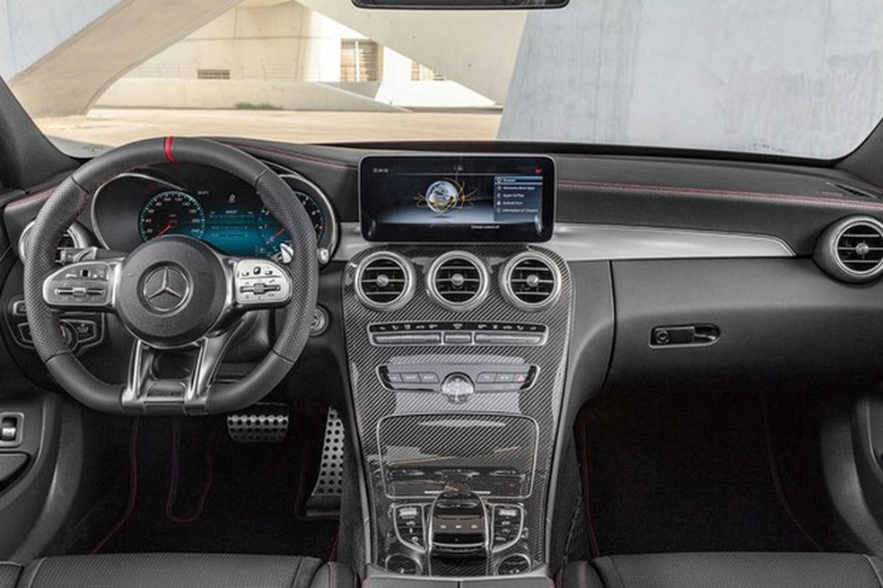 Mercedes-AMG C43 4MATIC 2018 (Foto: Divulgação) — Foto: Auto Esporte