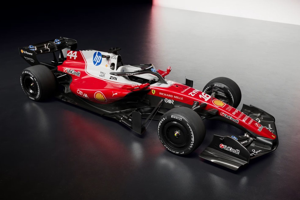 Ferrari já revelou o veículo que será conduzido pelo heptacampeão Hamilton e o monegasco Leclerc durante o ano — Foto: Divulgação