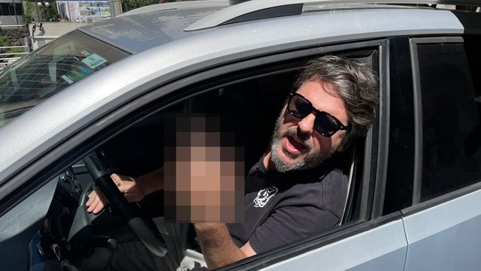 Gesto obsceno no trânsito pode virar infração; descubra o valor da multa