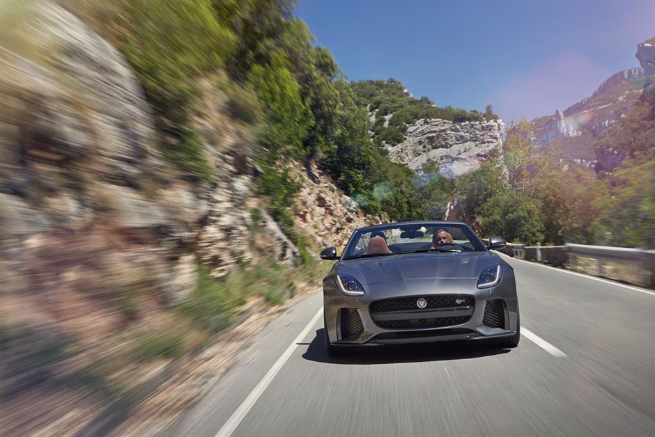 Jaguar F-Type SVR conversível