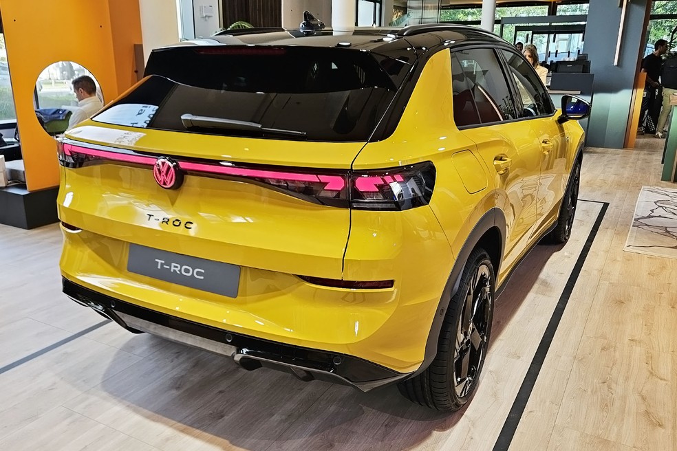 Novo Volkswagen T-Roc: traseira do projeto Saga será revisado com lanternas mais próximas às do elétrico ID-Cros — Foto: Leonardo Felix/Auto News Brasil