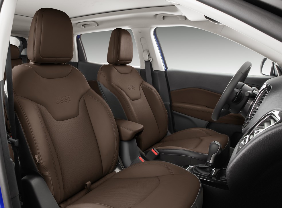 Acabamento em marrom é novidade no Jeep Compass 2021 — Foto: Divulgação