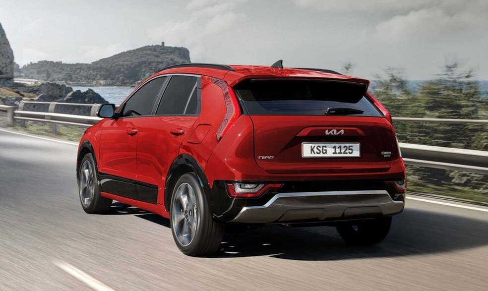 Kia Niro Rio Open Limited Edition sai de fábrica na cor exclusiva Vermelho Metálico — Foto: Divulgação/Kia