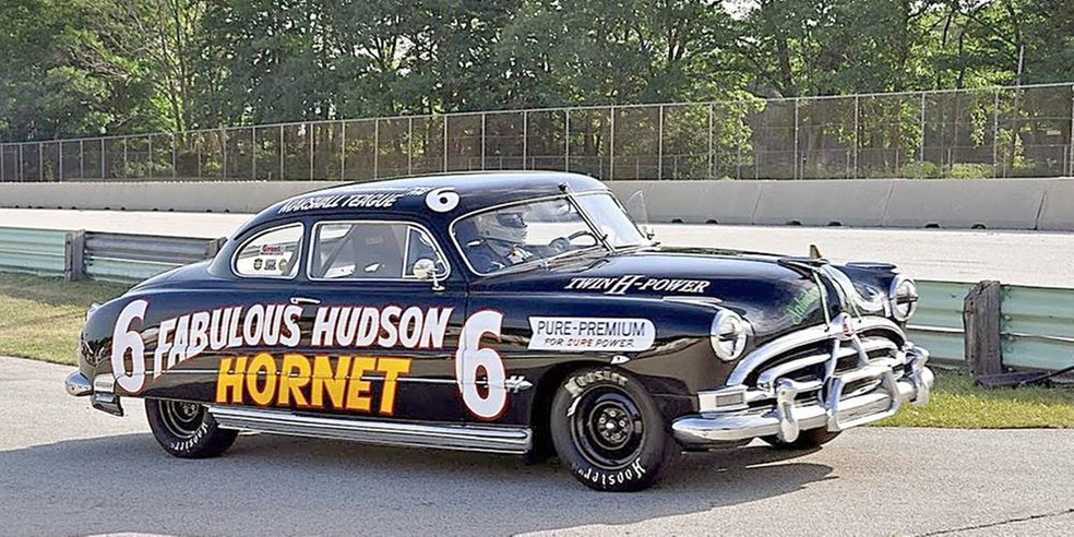 Hudson Hornet acumulou muitas vitórias nas pistas na década de 1950 — Foto: Reprodução
