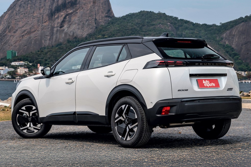 Peugeot 2008 GT Hybrid continua sendo um SUV ágil, esperto e reativo — Foto: Divulgação