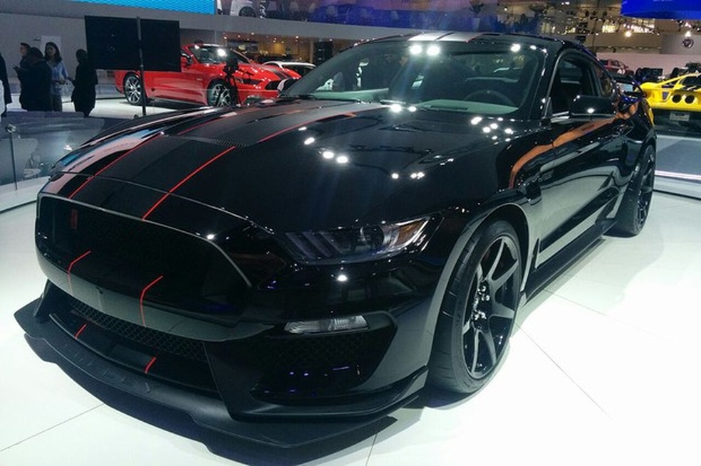 Ford Mustang Shelby GT350R no Salão do Automóvel 2016 (Foto: Alexandre Izo/Auto News Brasil) — Foto: Auto Esporte