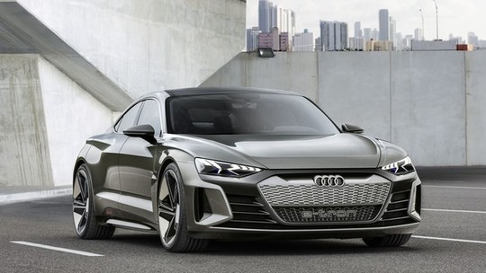 Audi e-tron GT é o conceito que quer competir com o Tesla Model S
