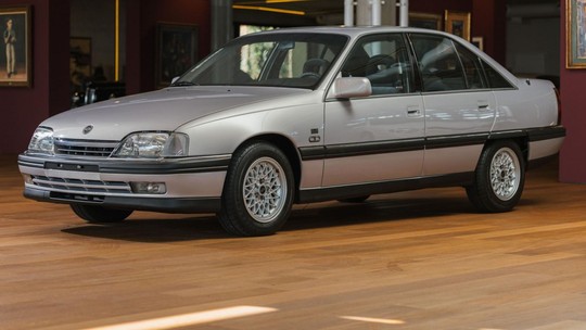 Chevrolet Omega CD 1994 restaurado pela marca é leiloado por R$ 437 mil