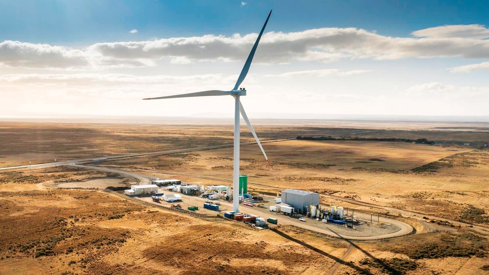 Projeto piloto chamado Haru Oni no Chile foi inaugurado em 2022 produz cerca de 130 mil litros do combustível sintético por ano  — Foto: Divulgação