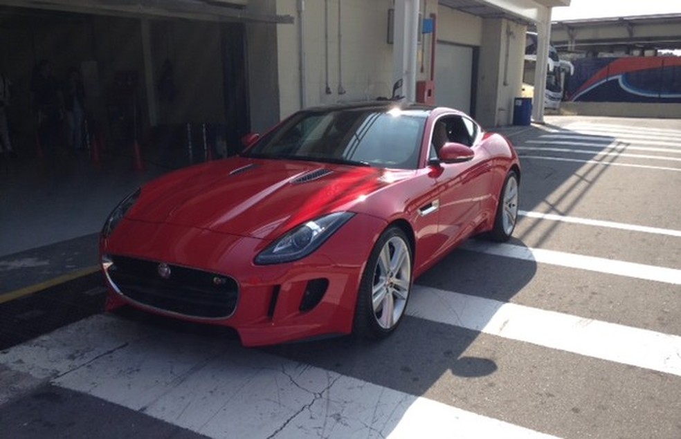 Jaguar F-Type Coupé (Foto: Julio Cabral/Auto News Brasil) — Foto: Auto Esporte
