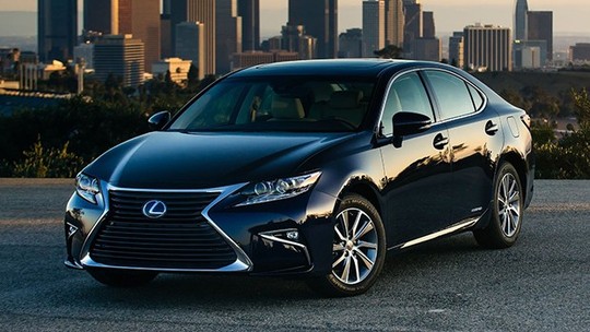 Lexus convoca recall do ES350 por falha no sistema de freios