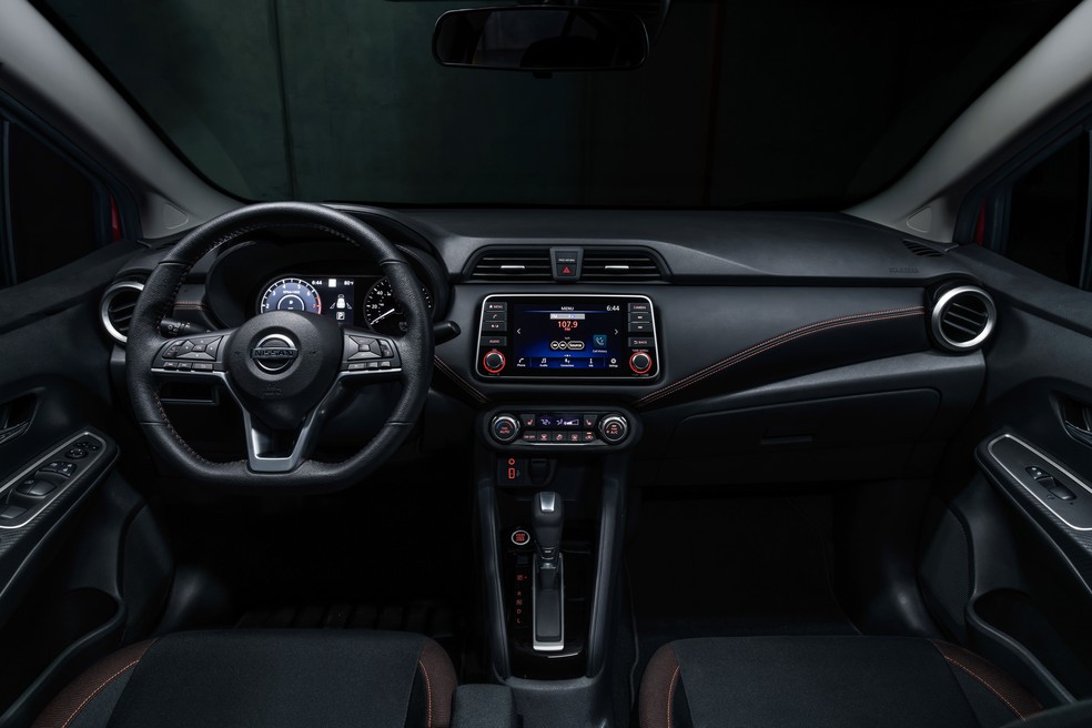 Interior do novo Versa é semelhante ao do Kicks — Foto: Divulgação/Nissan